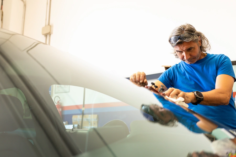 Top-rated Windshield Replacement Detroit, MI Top-rated Windshield Replacement Detroit, MI